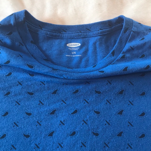 Men’s Old Navy Tee - Picture 2 of 2